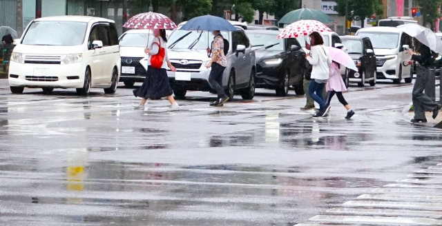 雨の日の道路