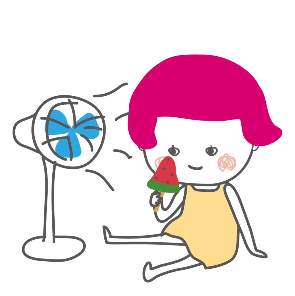 扇風機にあたりながらスイカを食べる女の子