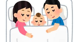 親子3人で寝ている