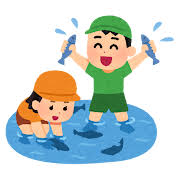 魚つかみをする子供