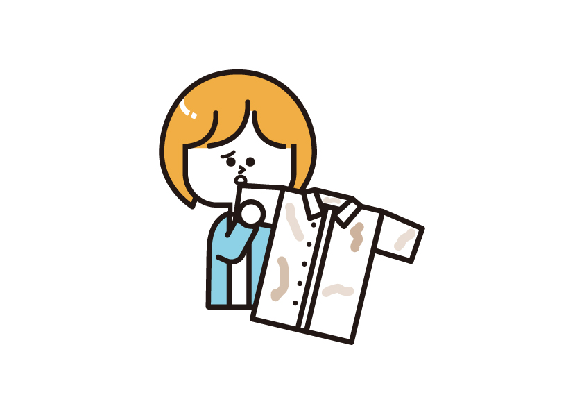 汚れている服を持つ女性