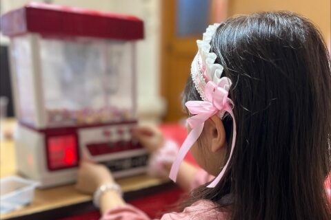 子供と家庭用クレーンゲーム