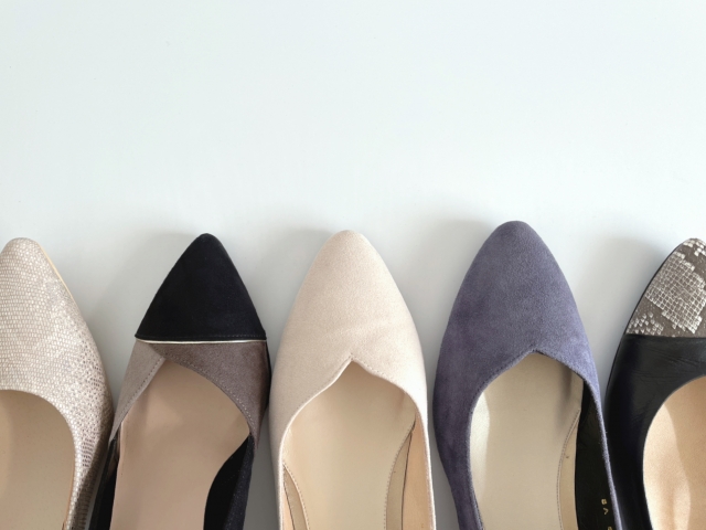並ぶパンプス