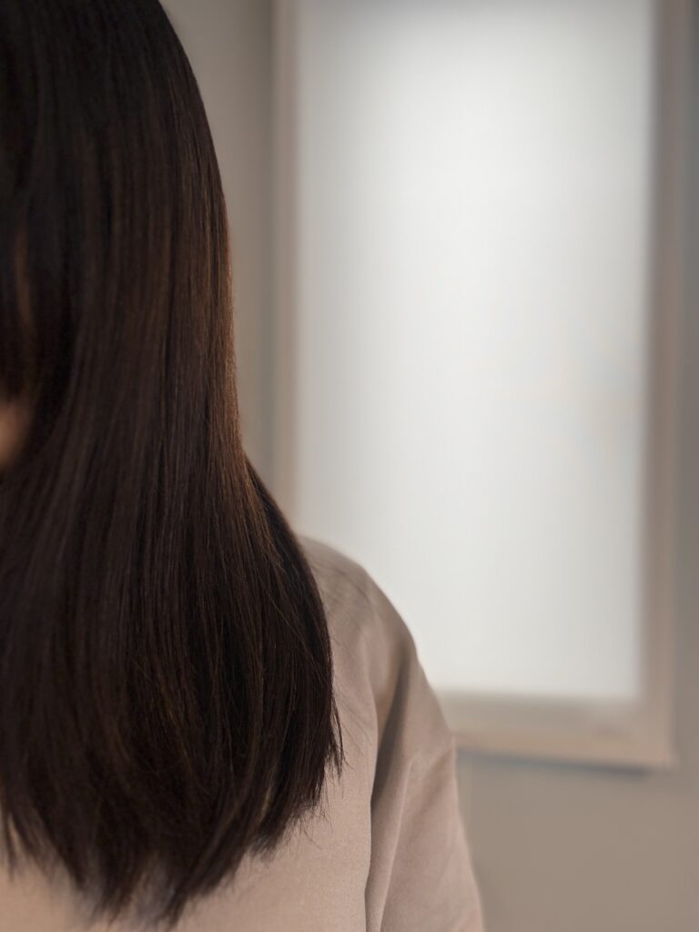 ブラシ型ヘアアイロン後