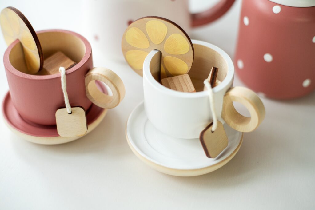 子供用木製の食器おもちゃ